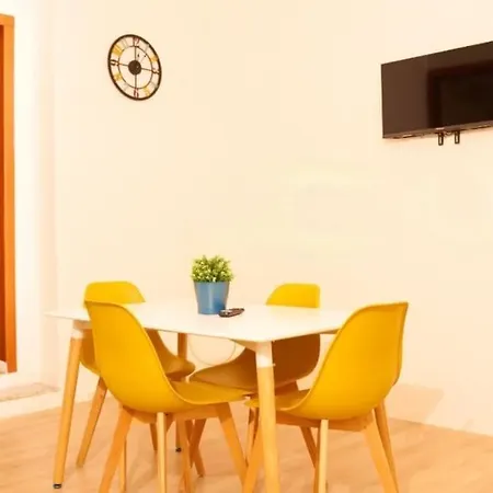 Trastazione & Policlinico 500mt Dal Centro Apartment