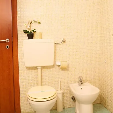 Trastazione & Policlinico 500mt Dal Centro Apartment