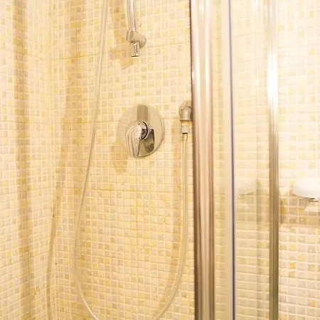 Apartment Trastazione & Policlinico 500mt Dal Centro *